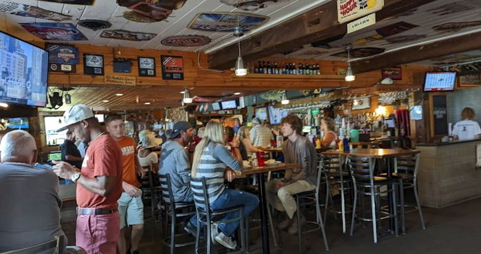 Northerner Motel (Breakers Restaurant) - Breakers Photos (newer photo)